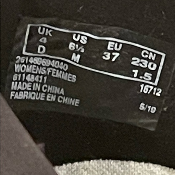 Clarks Women's Sillian 2.0 Ease Slip On Loafer - Picture 14 of 15